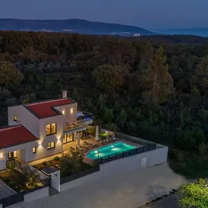 Izabel With Hot Whirpool Villa