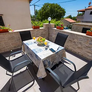 Luka Apartment